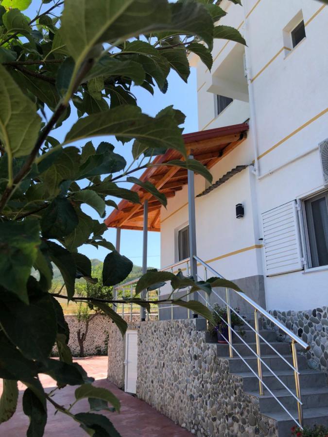 Hotel Apostoli Permet Bagian luar foto