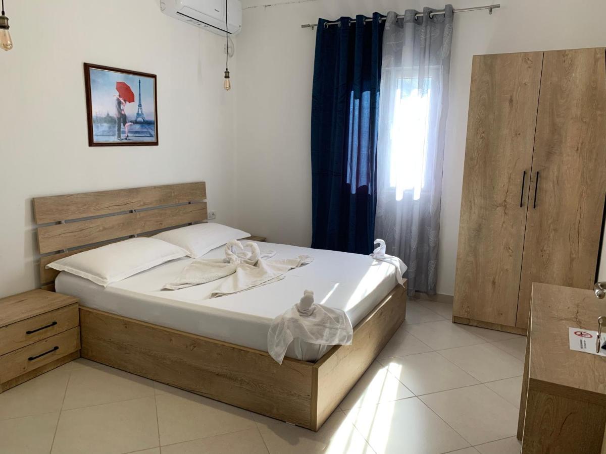 Hotel Apostoli Permet Bagian luar foto