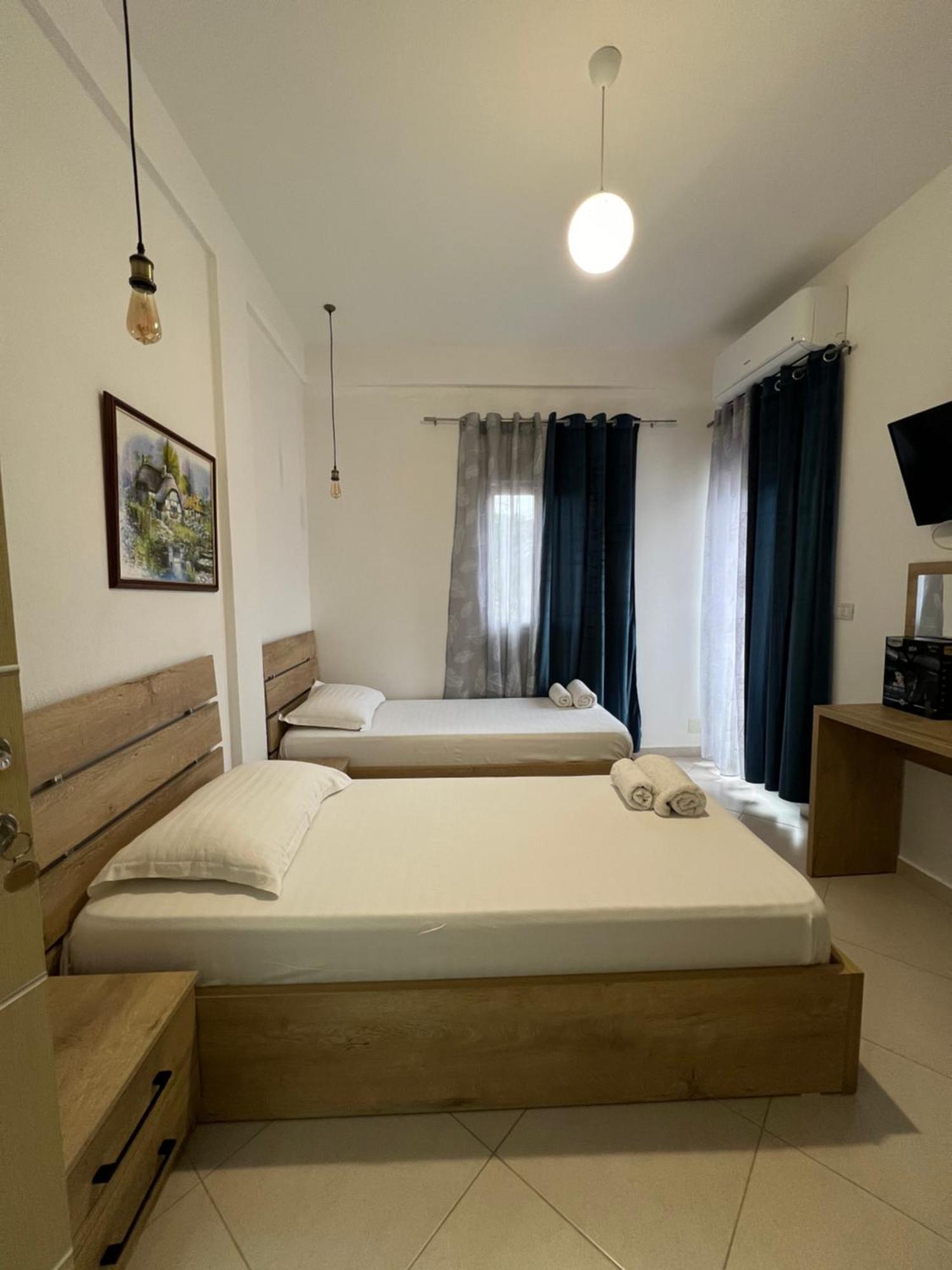Hotel Apostoli Permet Bagian luar foto