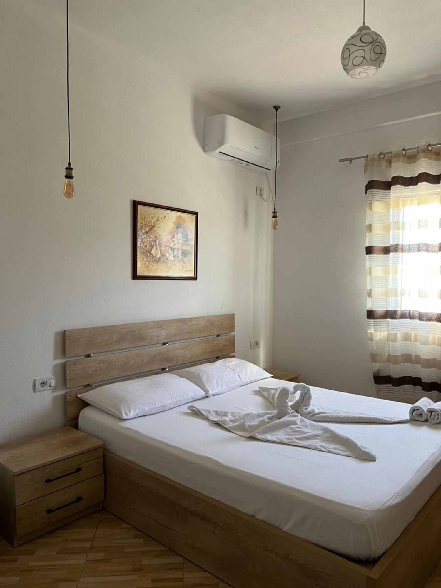 Hotel Apostoli Permet Bagian luar foto