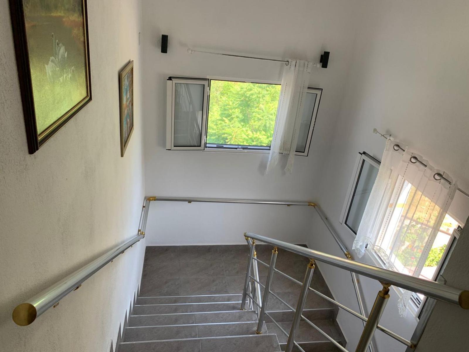 Hotel Apostoli Permet Bagian luar foto