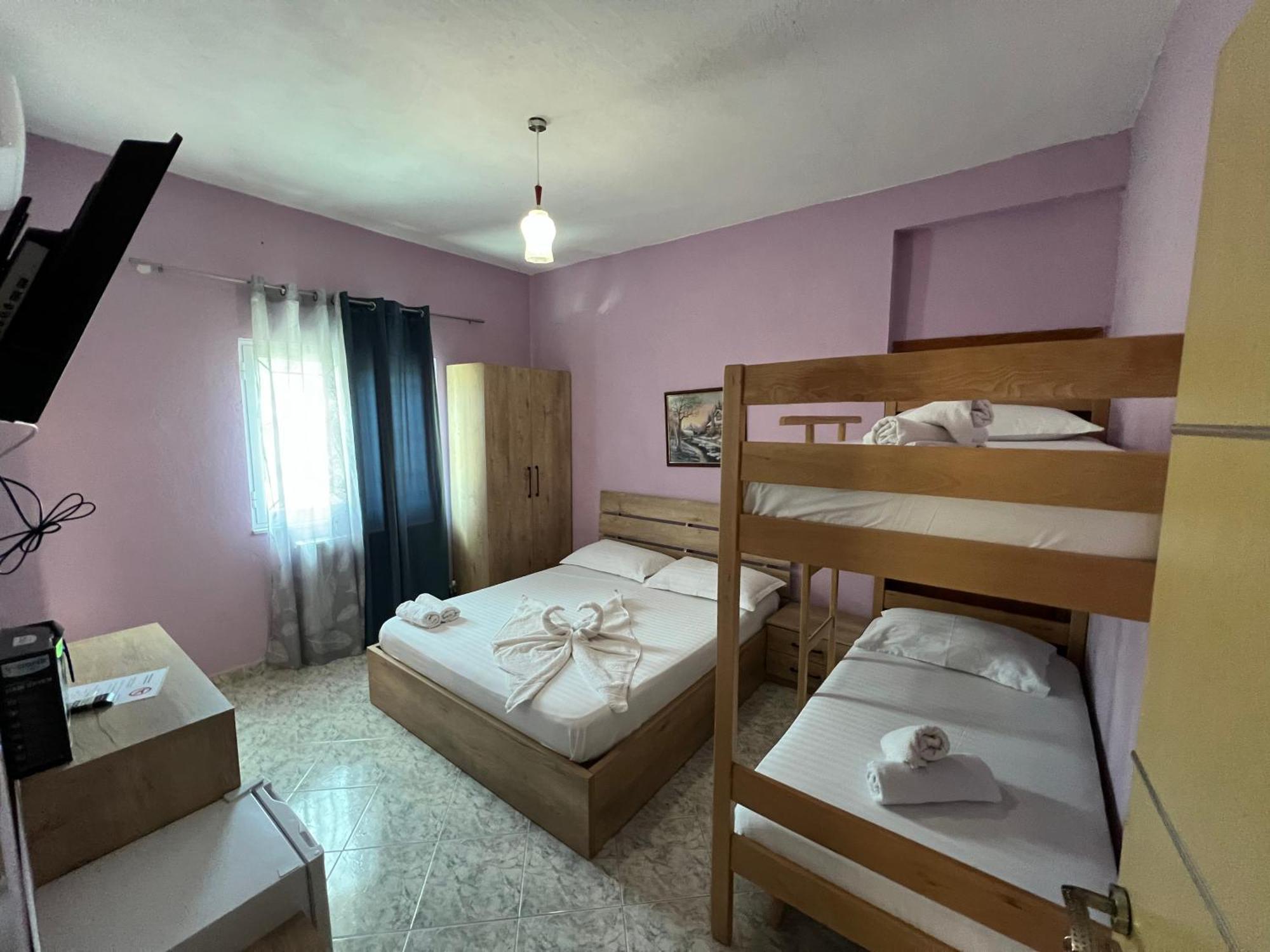 Hotel Apostoli Permet Bagian luar foto